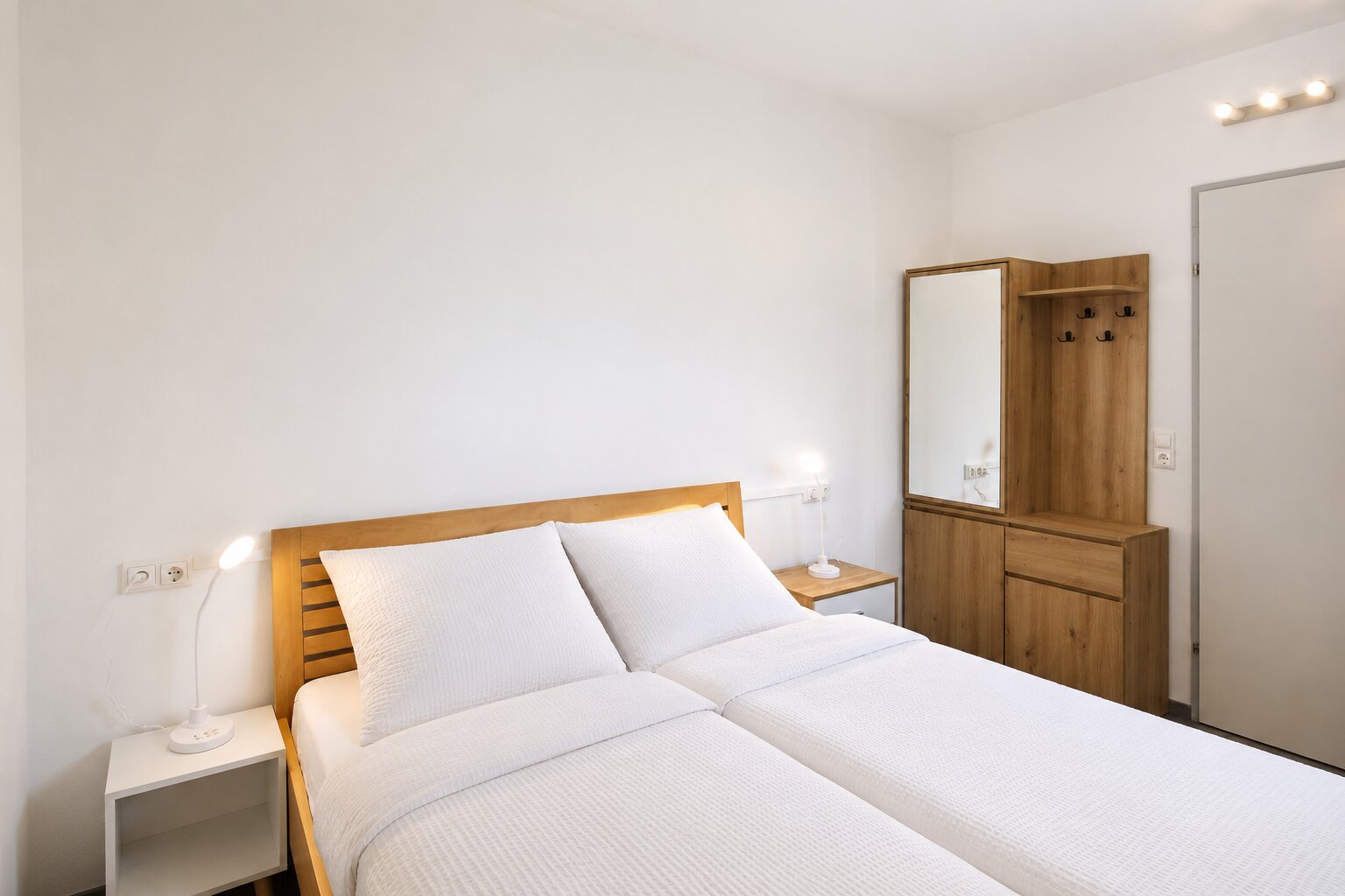 Schlafzimmer 1